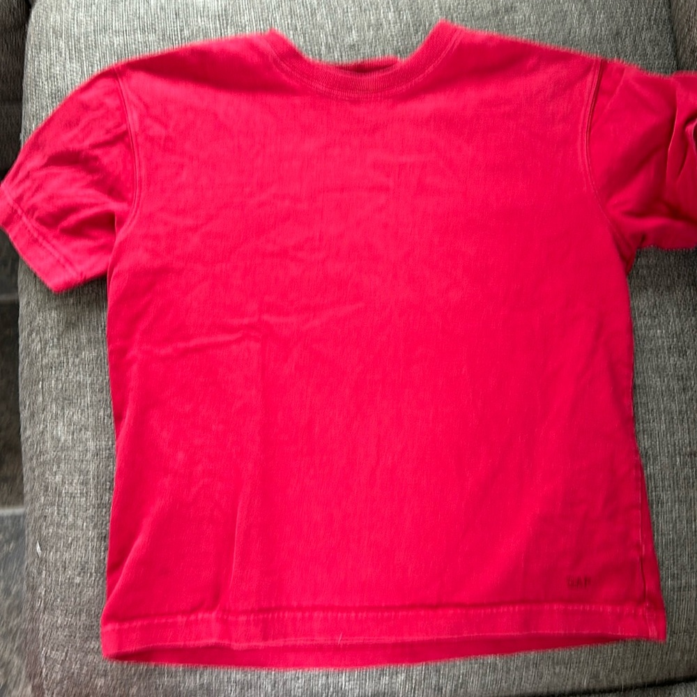 GapKids Boys Red Short Sleeve Classic T-Shirt Embroidered Logo Crewneck M 10